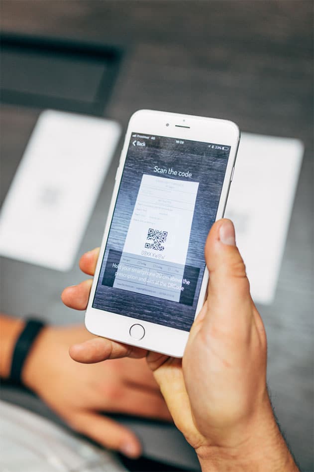 scannning QR code